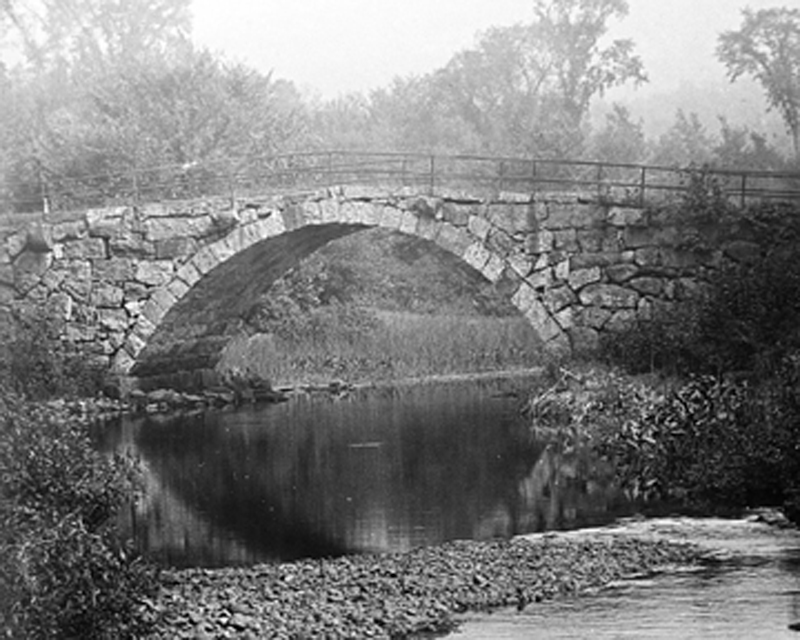 Stone arch bridge (000336)